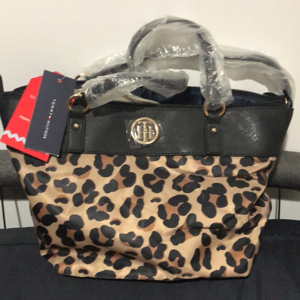Brand NEW Tommy Hilfiger Tote
